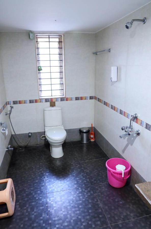 Bed and Breakfast Surya Kiran Miramar Panaji Esterno foto