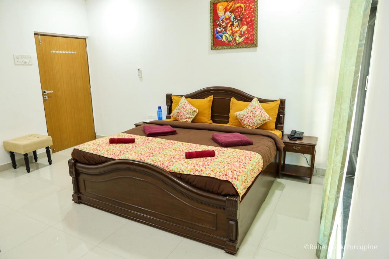 Bed and Breakfast Surya Kiran Miramar Panaji Esterno foto