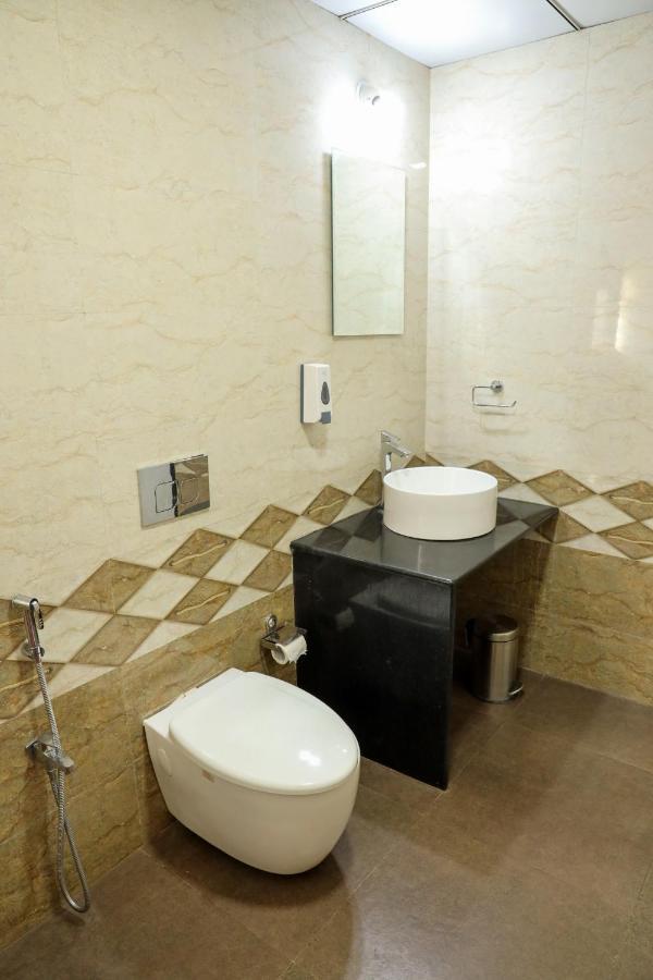 Bed and Breakfast Surya Kiran Miramar Panaji Esterno foto