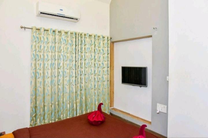 Bed and Breakfast Surya Kiran Miramar Panaji Esterno foto
