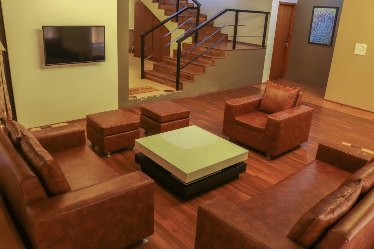 Bed and Breakfast Surya Kiran Miramar Panaji Esterno foto