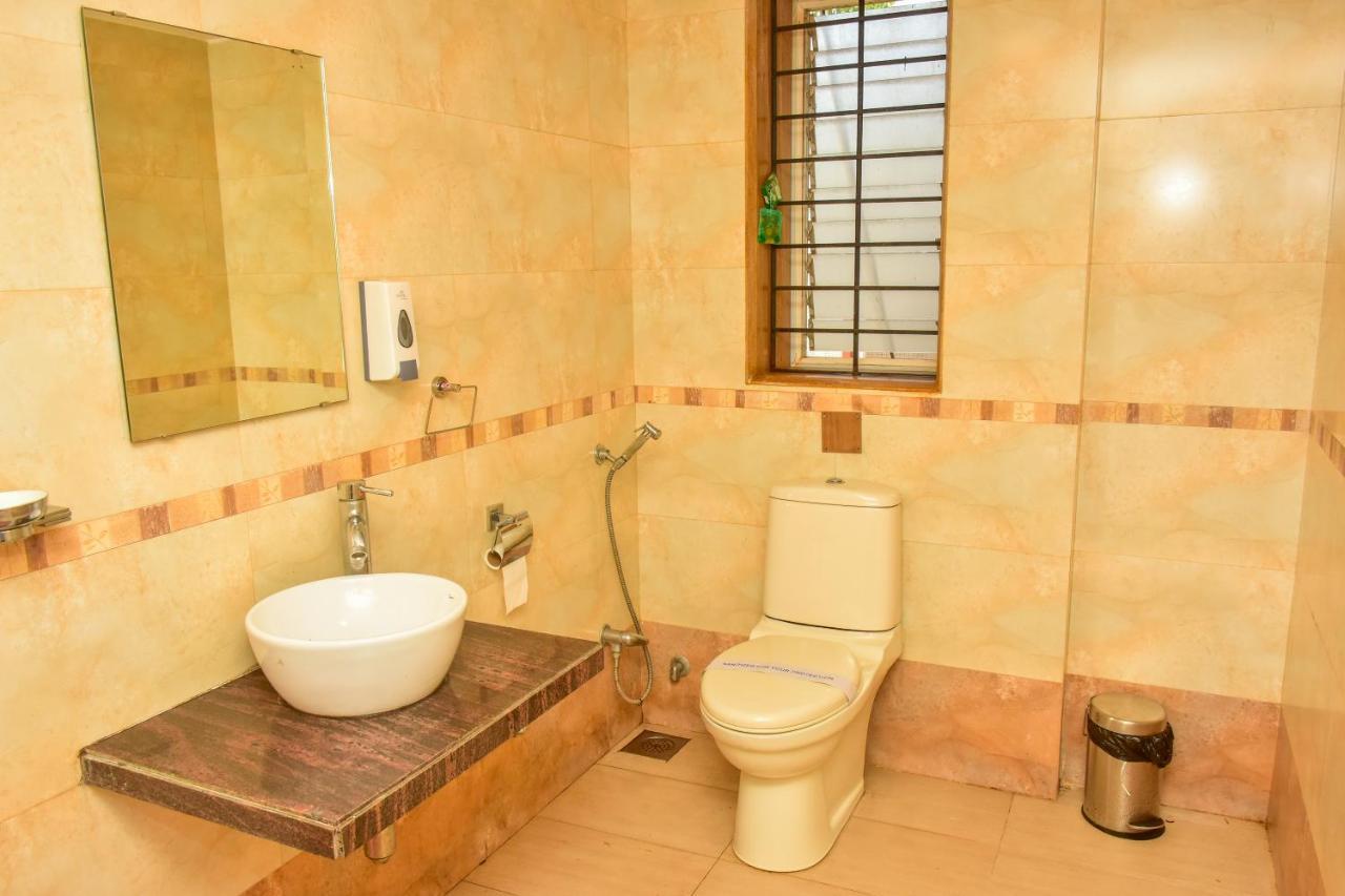 Bed and Breakfast Surya Kiran Miramar Panaji Esterno foto