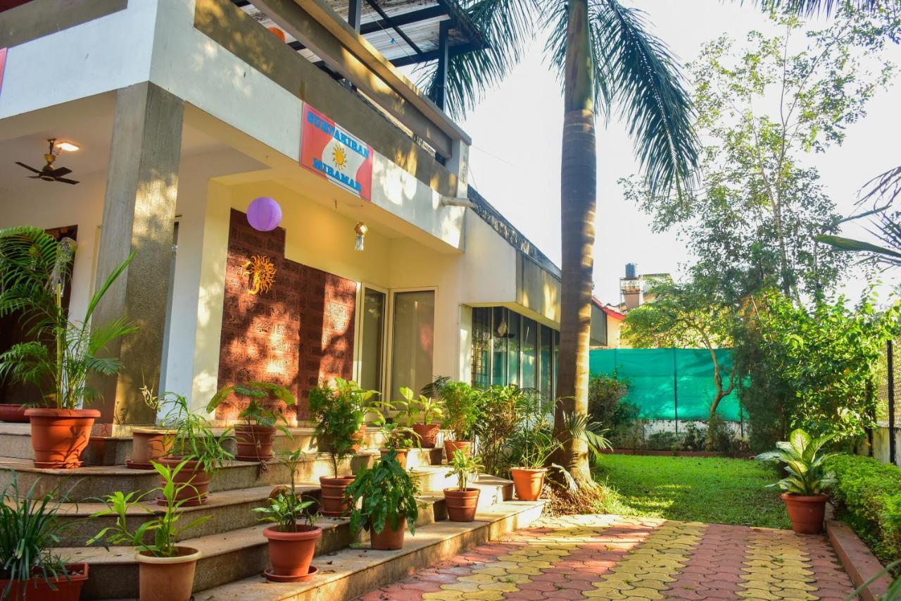 Bed and Breakfast Surya Kiran Miramar Panaji Esterno foto