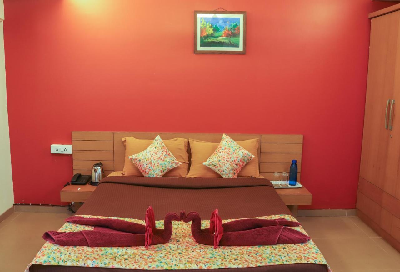 Bed and Breakfast Surya Kiran Miramar Panaji Esterno foto